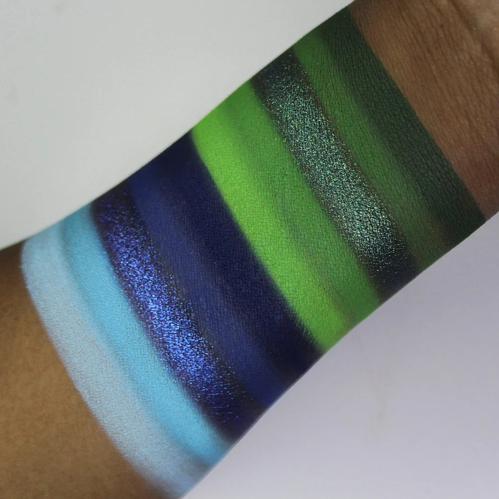 Blend Bunny Cosmetics Little Miss 'She Never Misses' 25 Shade Eyeshadow Palette - Image 3