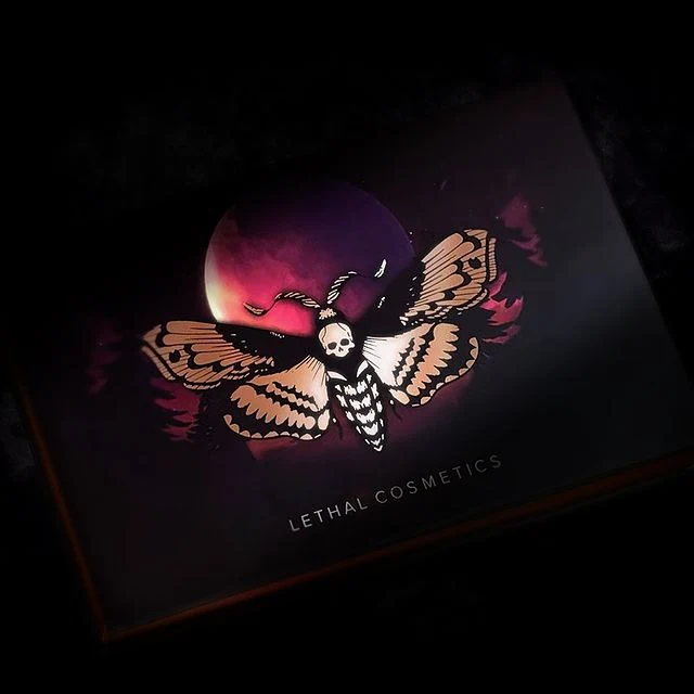 Lethal Cosmetics Midnight Serenade MAGNETIC™ Pressed Powder Palette - Image 4