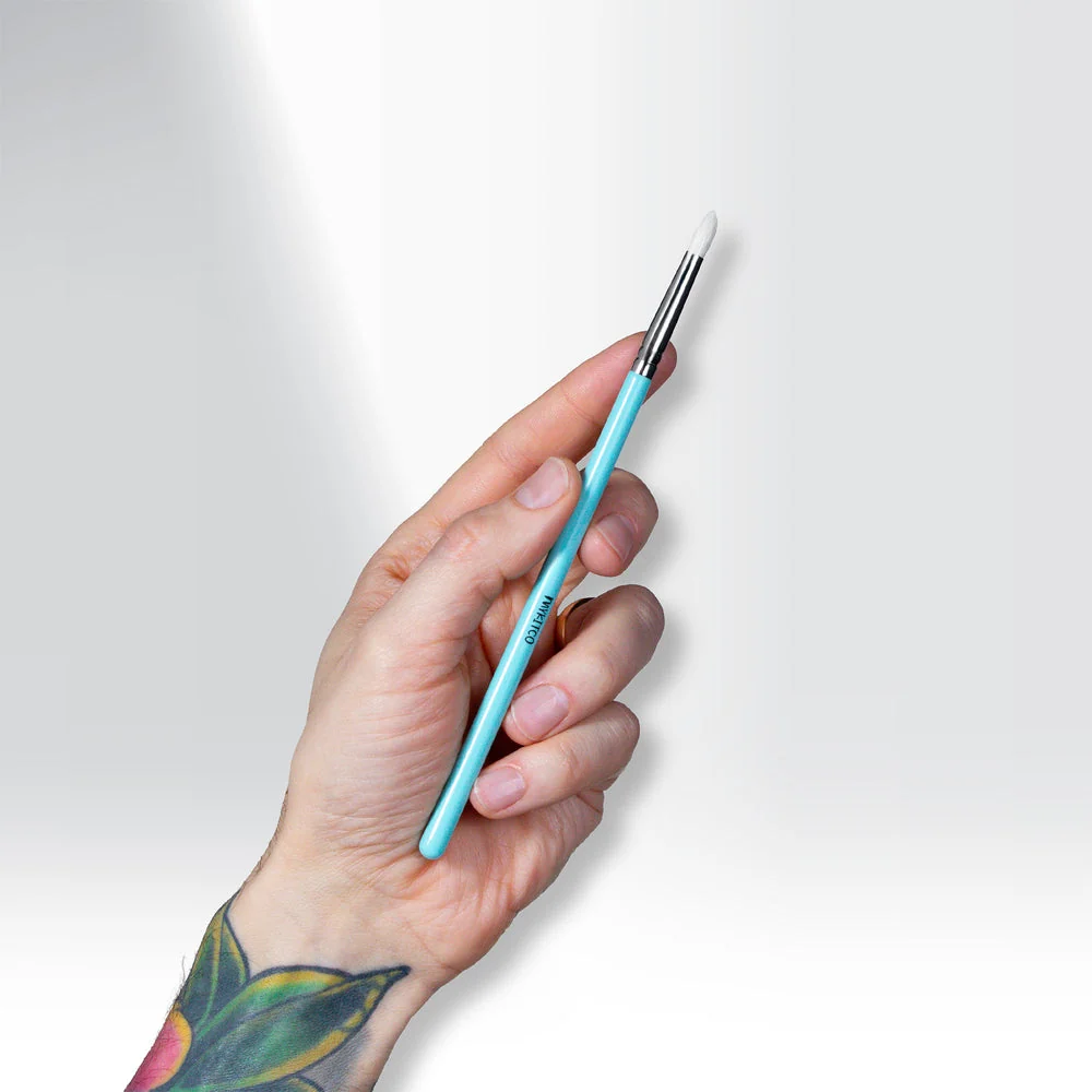MYKITCO 243 My Tapered Crease Brush - Image 2